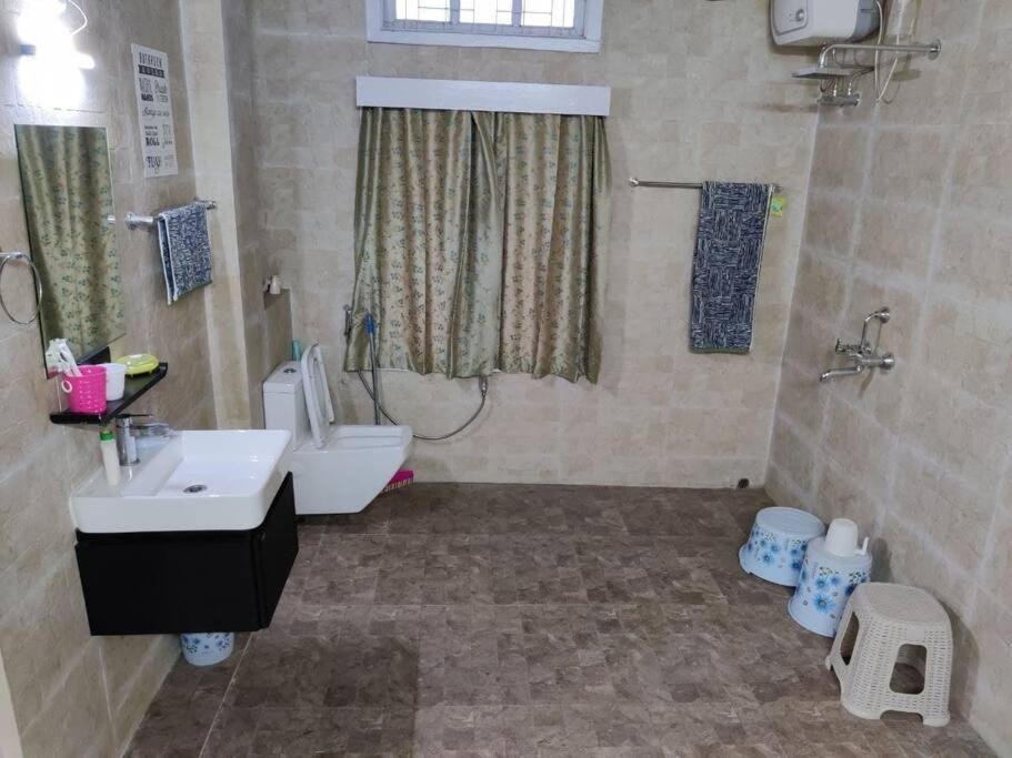 The Nook Rooftop Condo And Garden غاواهاتي المظهر الخارجي الصورة