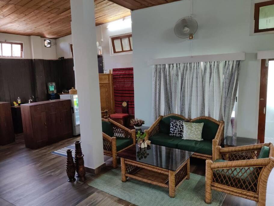 The Nook Rooftop Condo And Garden غاواهاتي المظهر الخارجي الصورة