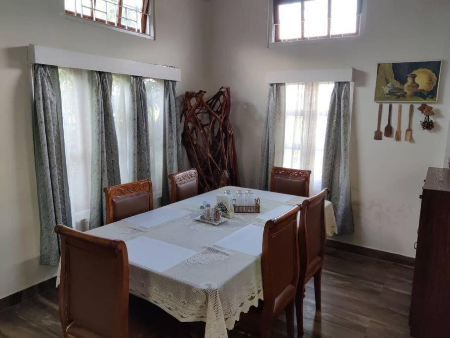 The Nook Rooftop Condo And Garden غاواهاتي المظهر الخارجي الصورة