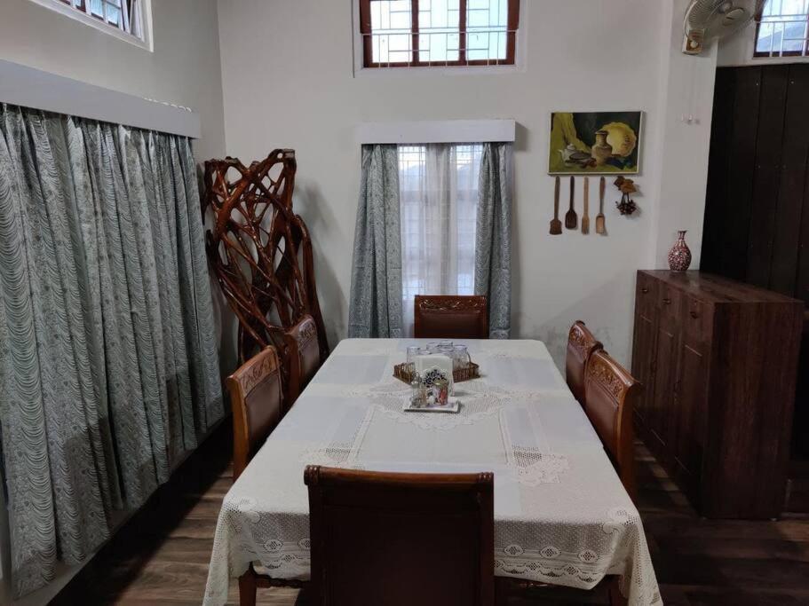 The Nook Rooftop Condo And Garden غاواهاتي المظهر الخارجي الصورة
